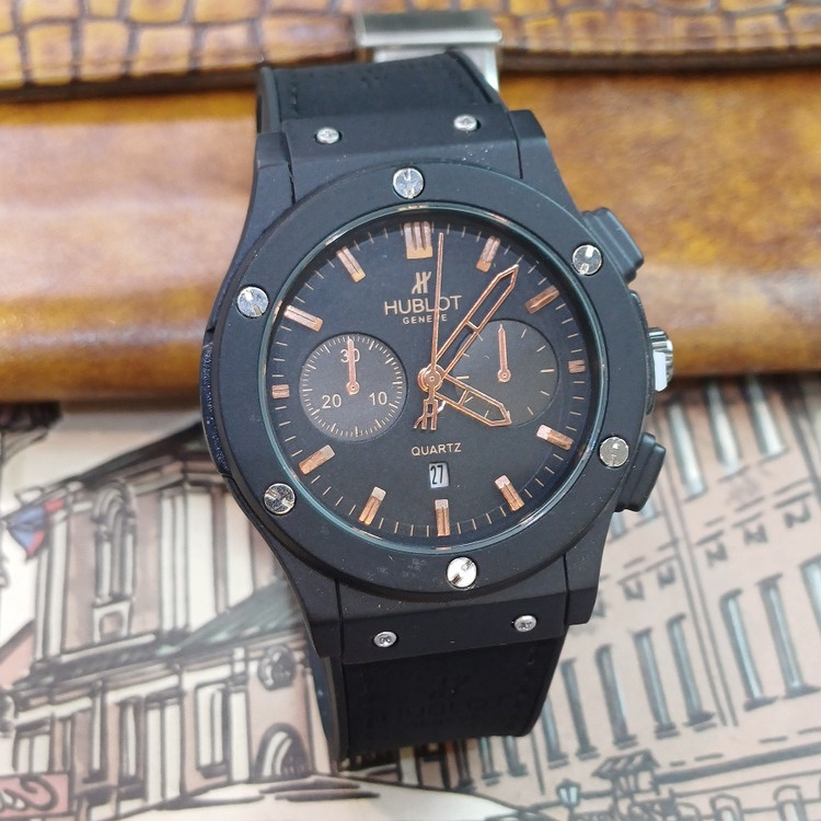 ساعت مچی عقربه ای آنالوگ برند HUBLOT تک موتور تاریخ شمار دار بند چرم قفل فیکسر پروانه ای