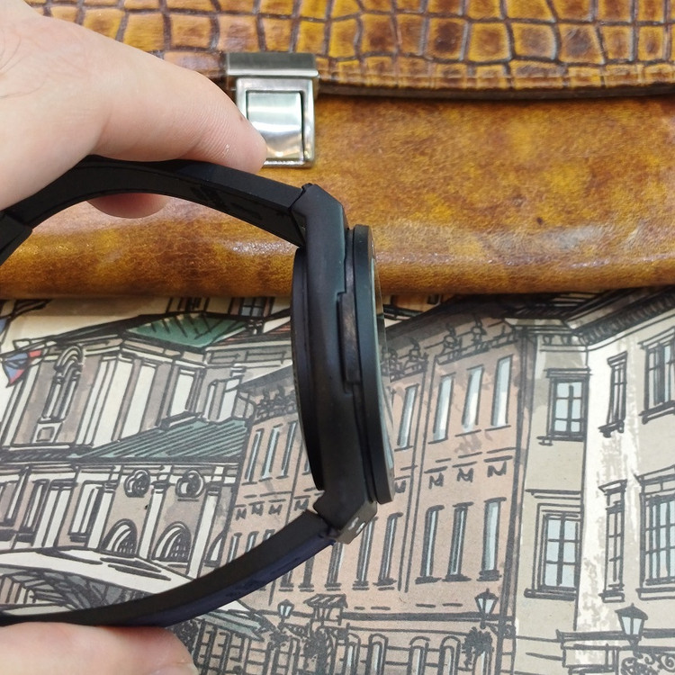 ساعت مچی عقربه ای آنالوگ برند HUBLOT تک موتور تاریخ شمار دار بند چرم قفل فیکسر پروانه ای