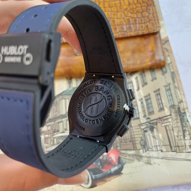 ساعت مچی عقربه ای آنالوگ برند HUBLOT تک موتور تاریخ شمار دار بند چرم قفل فیکسر پروانه ای