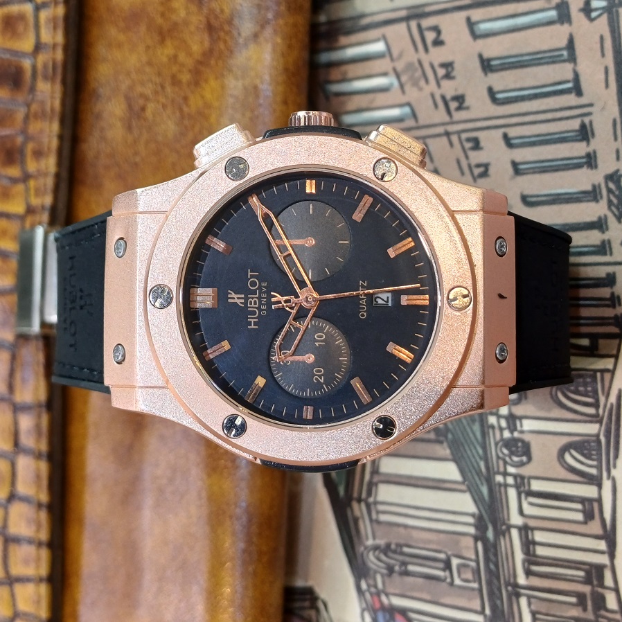 ساعت مچی عقربه ای آنالوگ برند HUBLOT تک موتور تاریخ شمار دار بند چرم قفل فیکسر پروانه ای