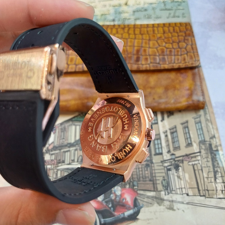 ساعت مچی عقربه ای آنالوگ برند HUBLOT تک موتور تاریخ شمار دار بند چرم قفل فیکسر پروانه ای