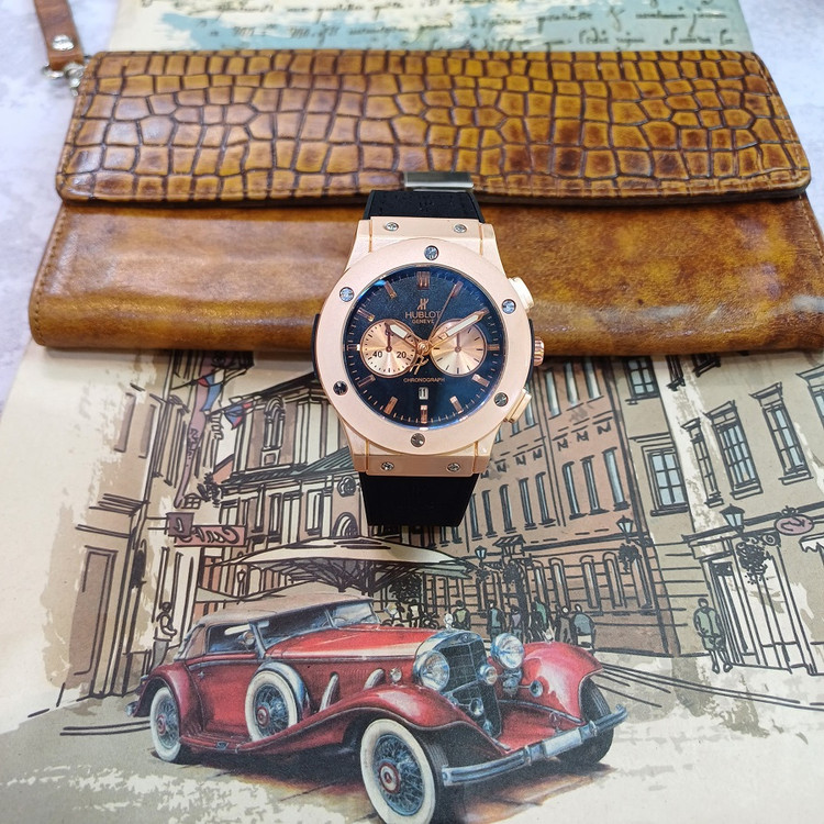 ساعت مچی عقربه ای آنالوگ برند HUBLOT تک موتور تاریخ شمار دار بند چرم قفل فیکسر پروانه ای