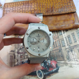 ساعت مچی عقربه ای آنالوگ برند HUBLOT تکر موتور تاریخ شمار دار بند چرم قفل فیکسر پروانه ای