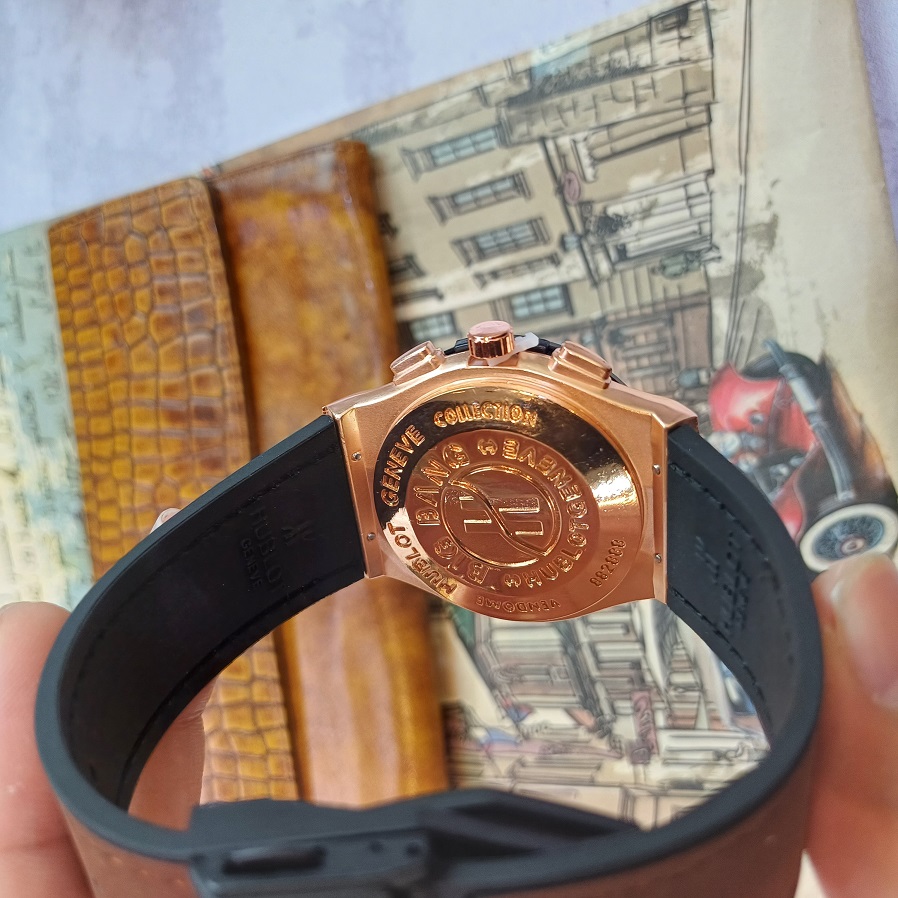 ساعت مچی عقربه ای آنالوگ برند HUBLOT تک موتور تاریخ شمار دار بند چرم قفل فیکسر پروانه ای