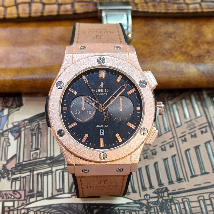 ساعت مچی عقربه ای آنالوگ برند HUBLOT تک موتور تاریخ شمار دار بند چرم قفل فیکسر پروانه ای