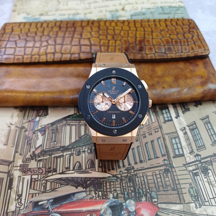 ساعت مچی عقربه ای آنالوگ برند HUBLOT تک موتور تاریخ شمار دار بند چرم قفل فیکسر پروانه ای