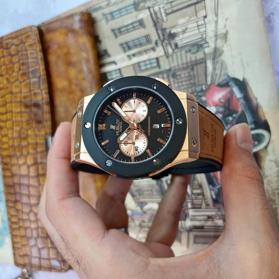 ساعت مچی عقربه ای آنالوگ برند HUBLOT تک موتور تاریخ شمار دار بند چرم قفل فیکسر پروانه ای