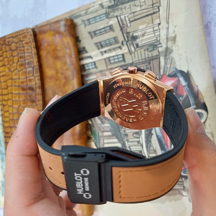 ساعت مچی عقربه ای آنالوگ برند HUBLOT تک موتور تاریخ شمار دار بند چرم قفل فیکسر پروانه ای