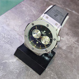 ساعت مچی عقربه ای آنالوگ برند HUBLOT تک موتور تاریخ شمار دار بند چرم قفل فیکسر پروانه ای